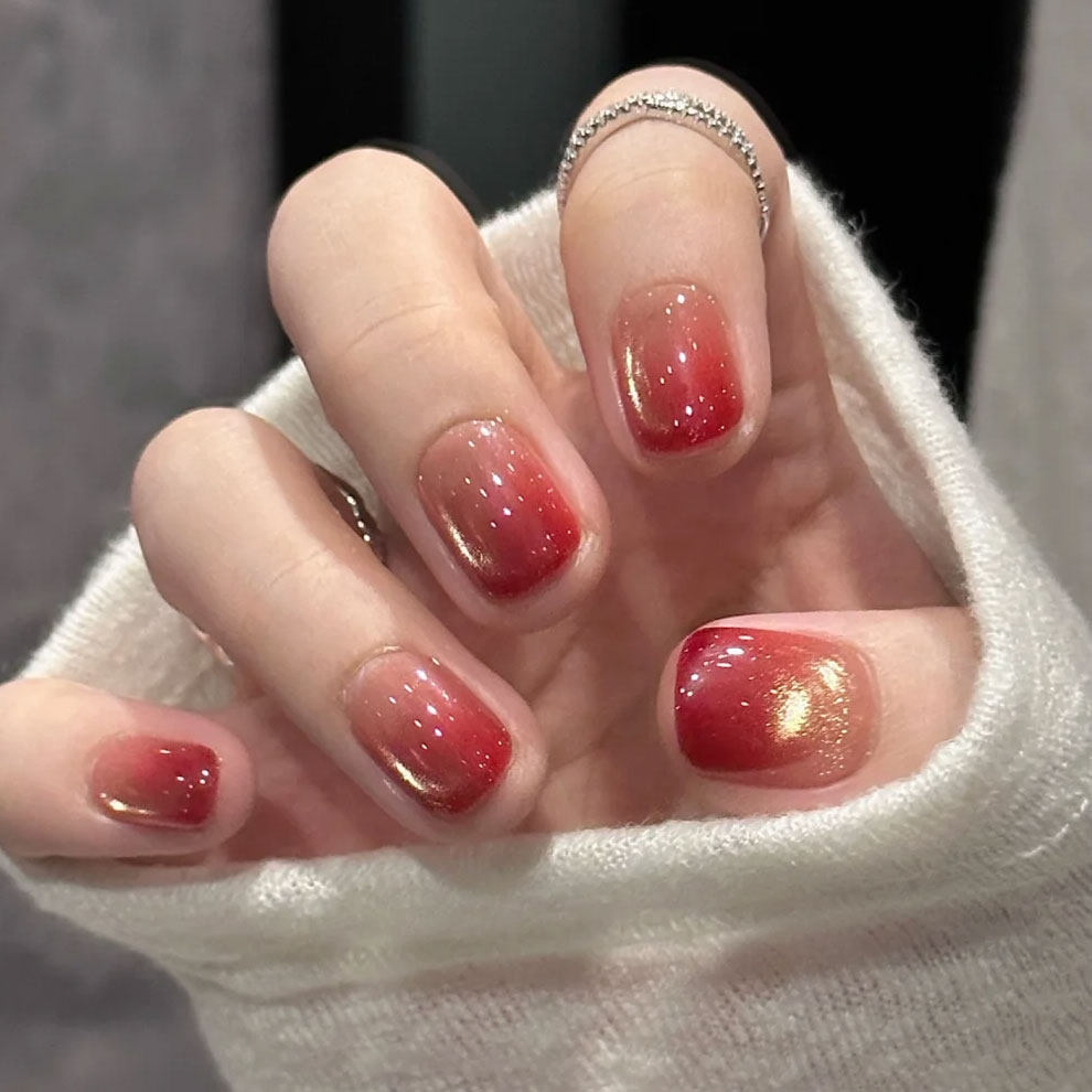 纯手工穿戴甲短款新年红色渐变猫眼美甲高级感温柔风指甲贴片成品,彩妆/香水/美妆工具,穿戴甲/甲片,淘宝优惠券,粉丝福利购,淘宝优惠卷