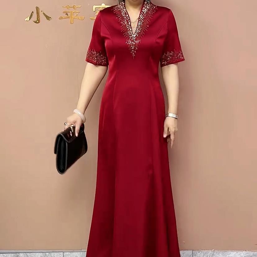 极速高档大气重工烫钻V领长款修身连衣裙女时尚中老年女装喜婆婆