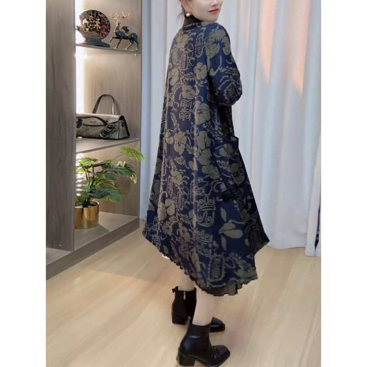 极速高档贵夫人坠感风衣秋季新款国风盘扣A版遮肚显瘦花色长款外