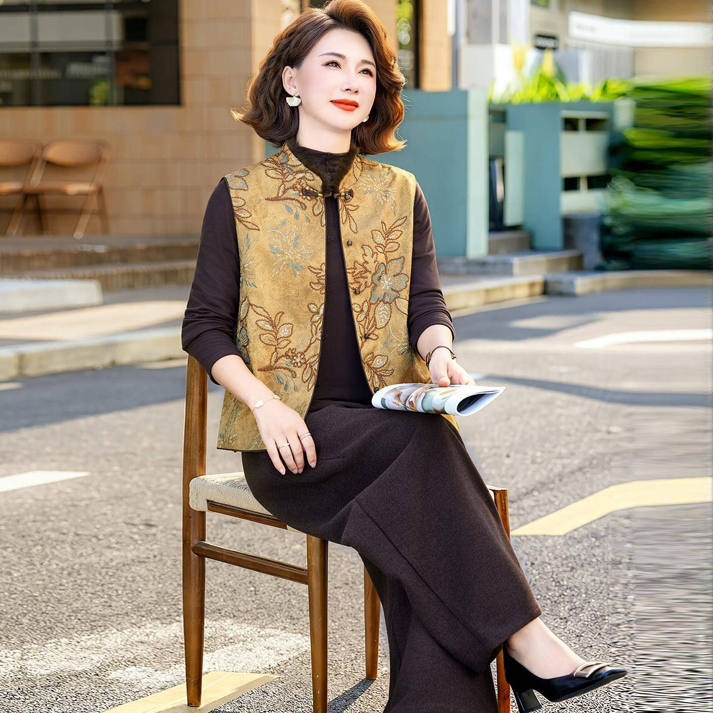 极速2026流行的新中式马甲裤子套装女中老人年妈妈秋装国风三件套