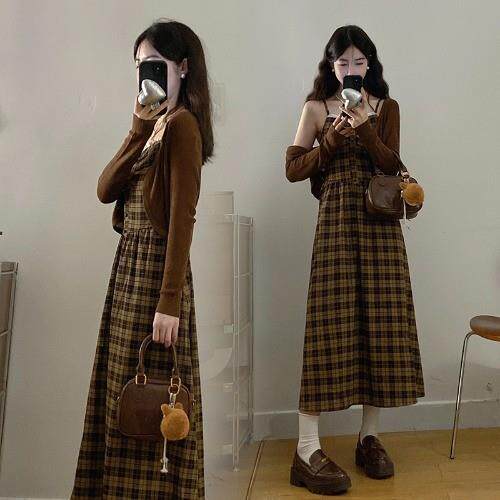 推荐大码女装2025早秋超火搭配一整套美拉德格子吊带裙外搭开衫两