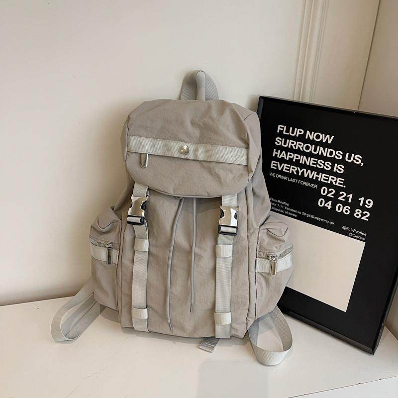 推荐休闲旅行双肩包小众潮流女士背包2025春季纯色新款学生上课小