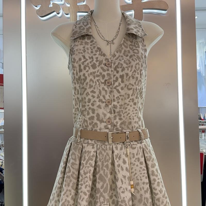 夏季新款韩版别致设计感辣妹x收腰露背挂脖牛仔裙女显瘦豹纹百褶