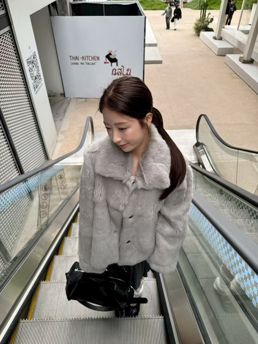 非真实价格：韩国Chic 韩系休闲简约百搭翻领皮草外套