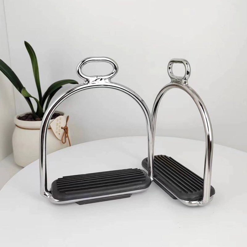 不锈钢安全马蹬骑马脚蹬加围栏马镫马匹装备马鞍配件脚蹬马具用品