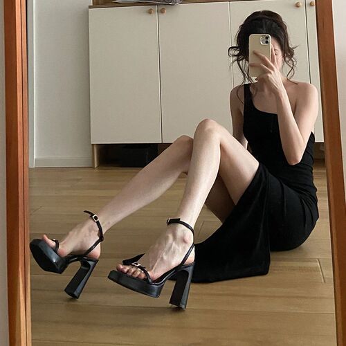 2024新款露趾方头o交叉一字扣带凉鞋女防水台简约百搭粗跟高跟鞋