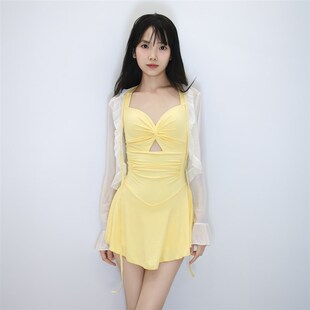 泳衣女士2024新款 保z守遮肉显瘦微胖女孩学生平角度假泳 连体裙式