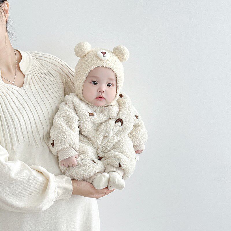 新生婴儿冬季新款洋气男童月亮刺绣加绒加厚连体衣女宝宝保暖爬服