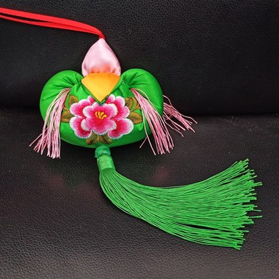 五月端午节小荷包民间胸前挂饰挂件双面刺绣大人小孩庆阳香包香囊