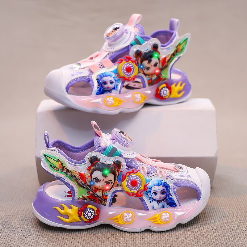 哪吒儿童凉鞋男童沙滩鞋2025新款夏季帅气软底防滑凉拖鞋女孩亮灯