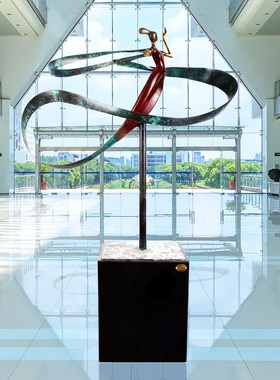 抽象艺术品雕塑制作铸铜飞天人物塑像玻璃钢别墅酒店摆件不锈钢