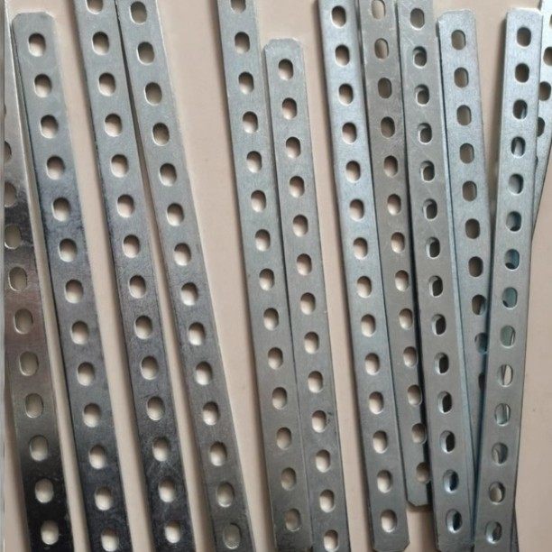 不锈钢板带孔铁条直条扁条加厚神器强力带孔扁条铁片改装角片