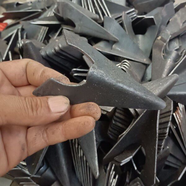 小麦播种机楼腿燕尾犁尖,宽7.5公分老式播种机配件犁头犁尖