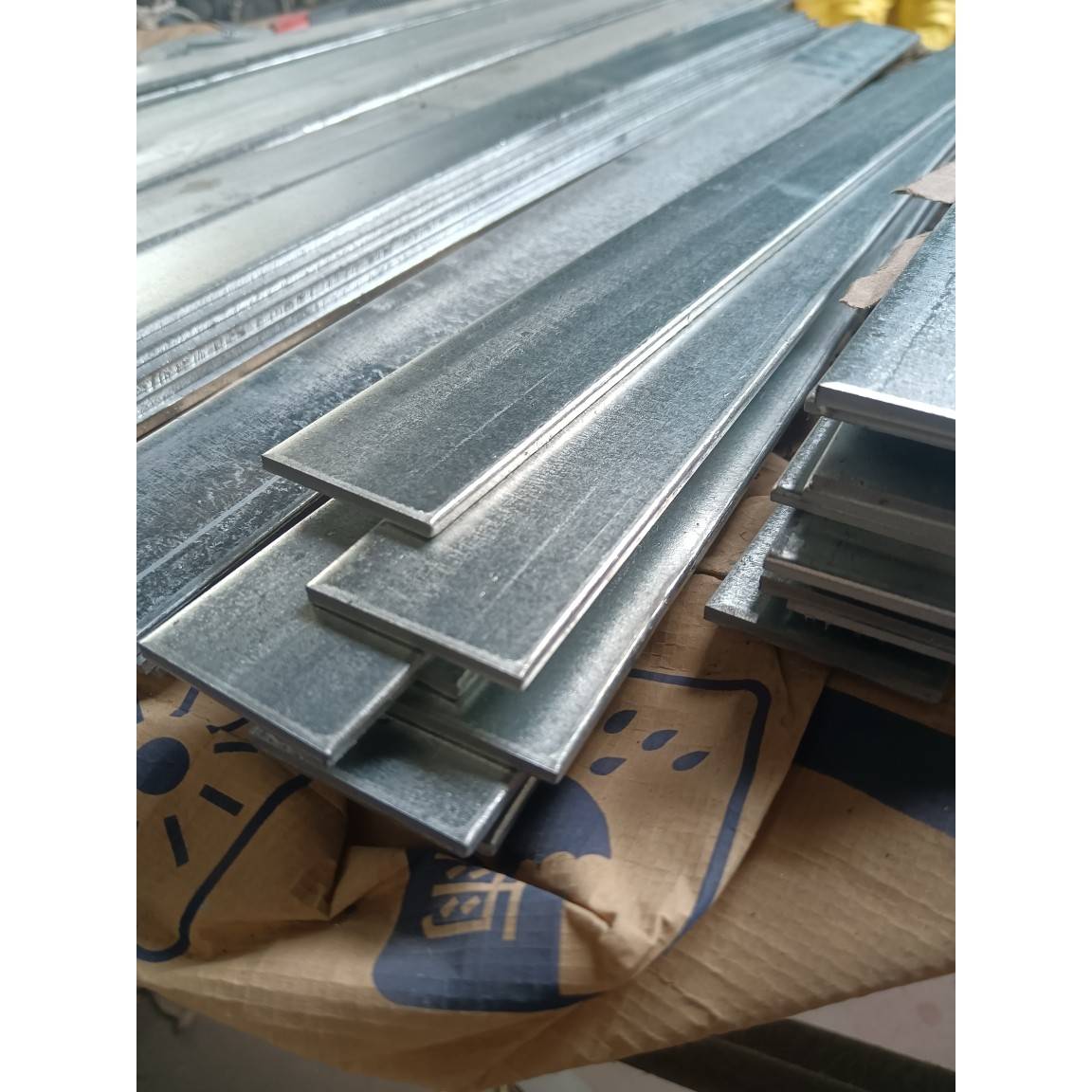 无孔 镀锌扁铁钢板直条带钢焊接连接铁片