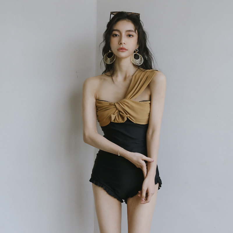 风筝-W小调连体遮肚显瘦不规则经典设计高级感游泳衣新款泳装夏