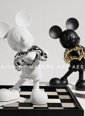 比心米奇公仔摆件雕塑客厅房间家居装饰品玄关软装银色手办轻奢