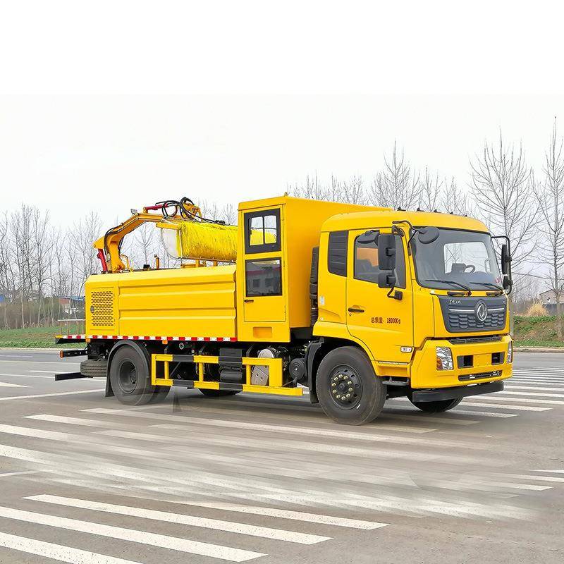 墙面高压清洗车清洗路标广告牌高架遂道隔音屏墙面出口车型