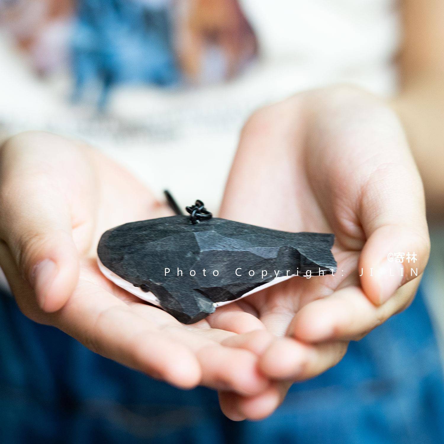 &手quo;海深挂时见鲸,37772梦醒时见你" 工可爱木雕鲸鱼t钥