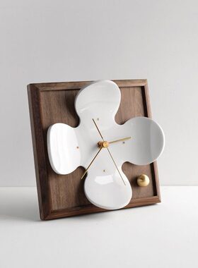 虚室杂陈新款原创可爱花朵立钟座钟北欧简约时尚客厅桌面静音家用