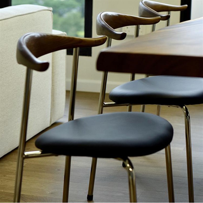 意式实木靠背牛角椅中复古设计师创意餐桌椅子小户型简约书桌椅凳