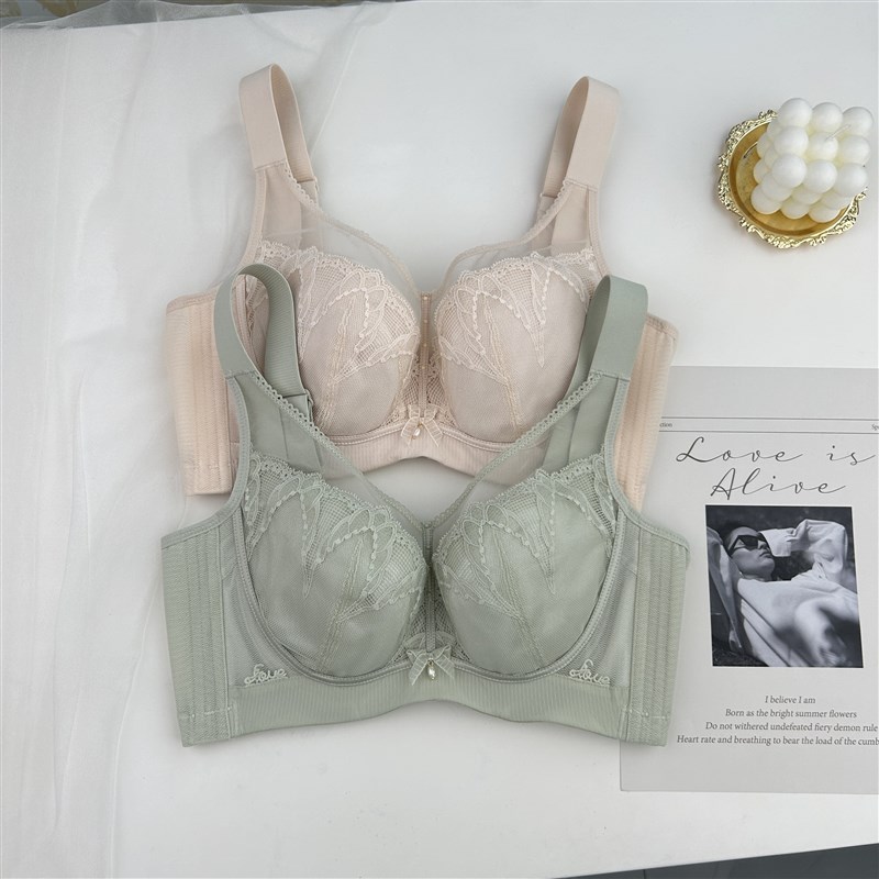 调整型抹胸式大胸显小蕾丝薄杯款内衣收副乳上托聚拢下垂全罩杯夏