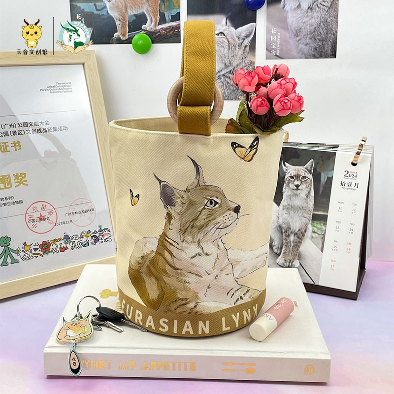 猞猁手绘可爱动物手提袋休闲帆布包时尚印花手提包磁扣潮流水桶包