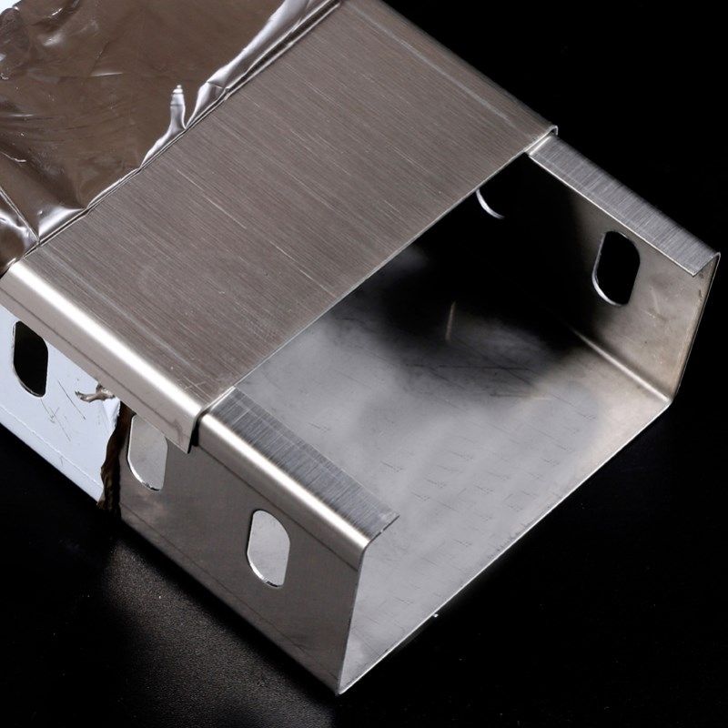 100*50机房封闭式走线槽电缆桥架不锈钢304槽式桥架金属线槽 现货