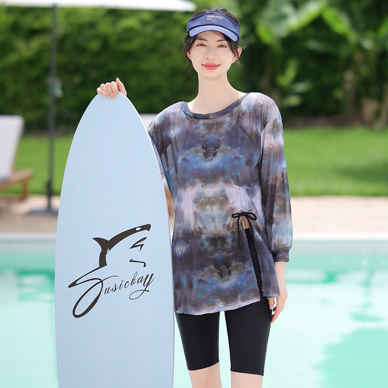 泳衣女保守分体式2024新款三件套微胖女孩遮肚高级感大码保守泳装