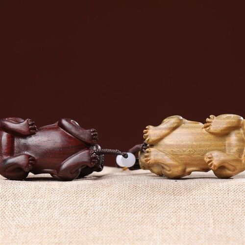 小叶紫檀实木雕刻貔貅手持把玩件汽车吊坠挂饰男女款随身携带文玩