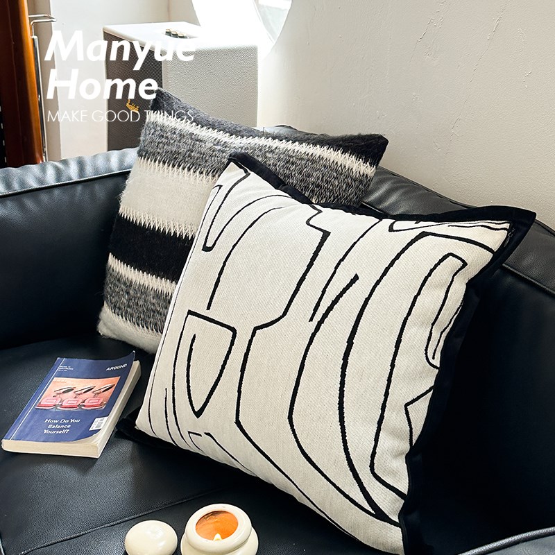 蔓越家 轻奢样板间卧室羊毛抱枕靠垫床头靠背办公室腰枕靠枕软装