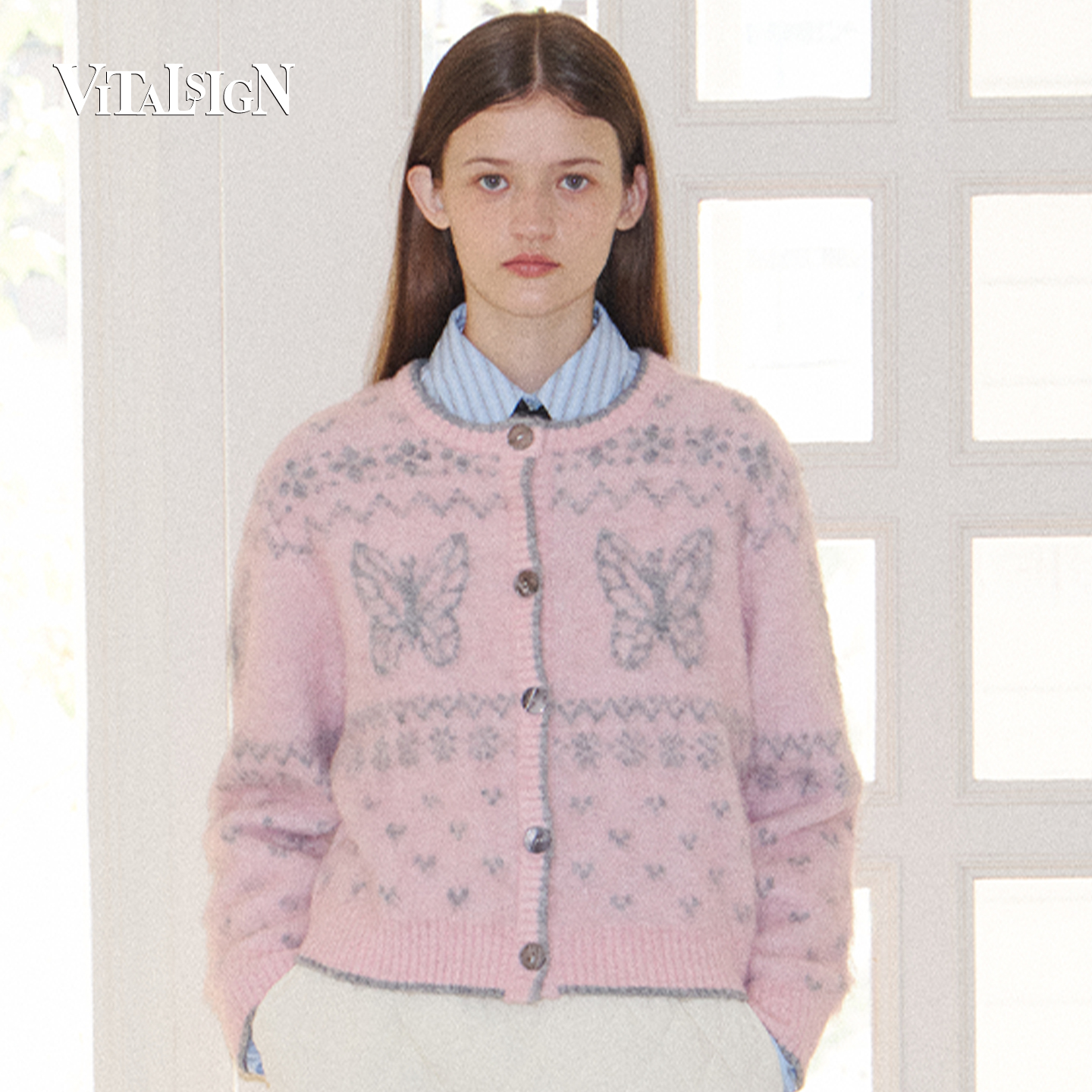 Vitalsign蝴蝶撞色毛针织衫