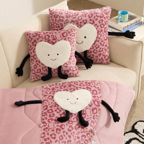 冬季加厚抱枕被子二合一汽车沙发盖毯牛奶绒办公室宿舍午休被可爱