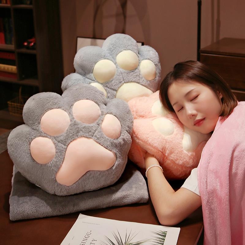 猫爪暖手抱枕被子两用汽车用毯子二合一午睡枕办公室午休靠枕玩偶