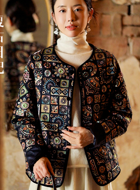 复古日记“几何艺术”人间富贵花轻奢撞色满绣国风鹅绒服2EHR469