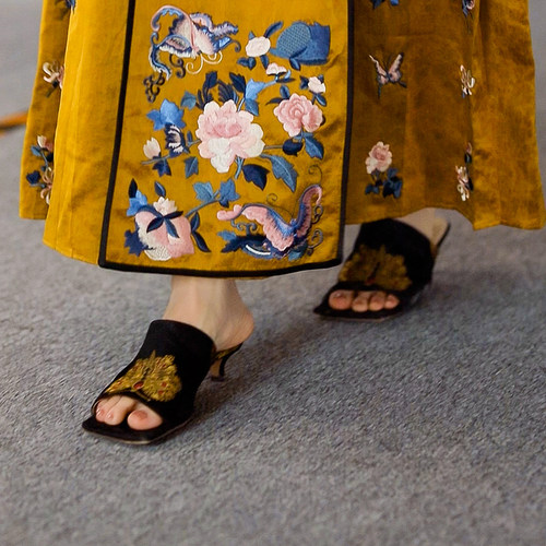 复古日记国风绣花女鞋子23CXZ486