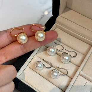 施家澳白珍珠耳环女2026新款高跟鞋方圆脸高级感耳钉耳钩秋冬耳饰