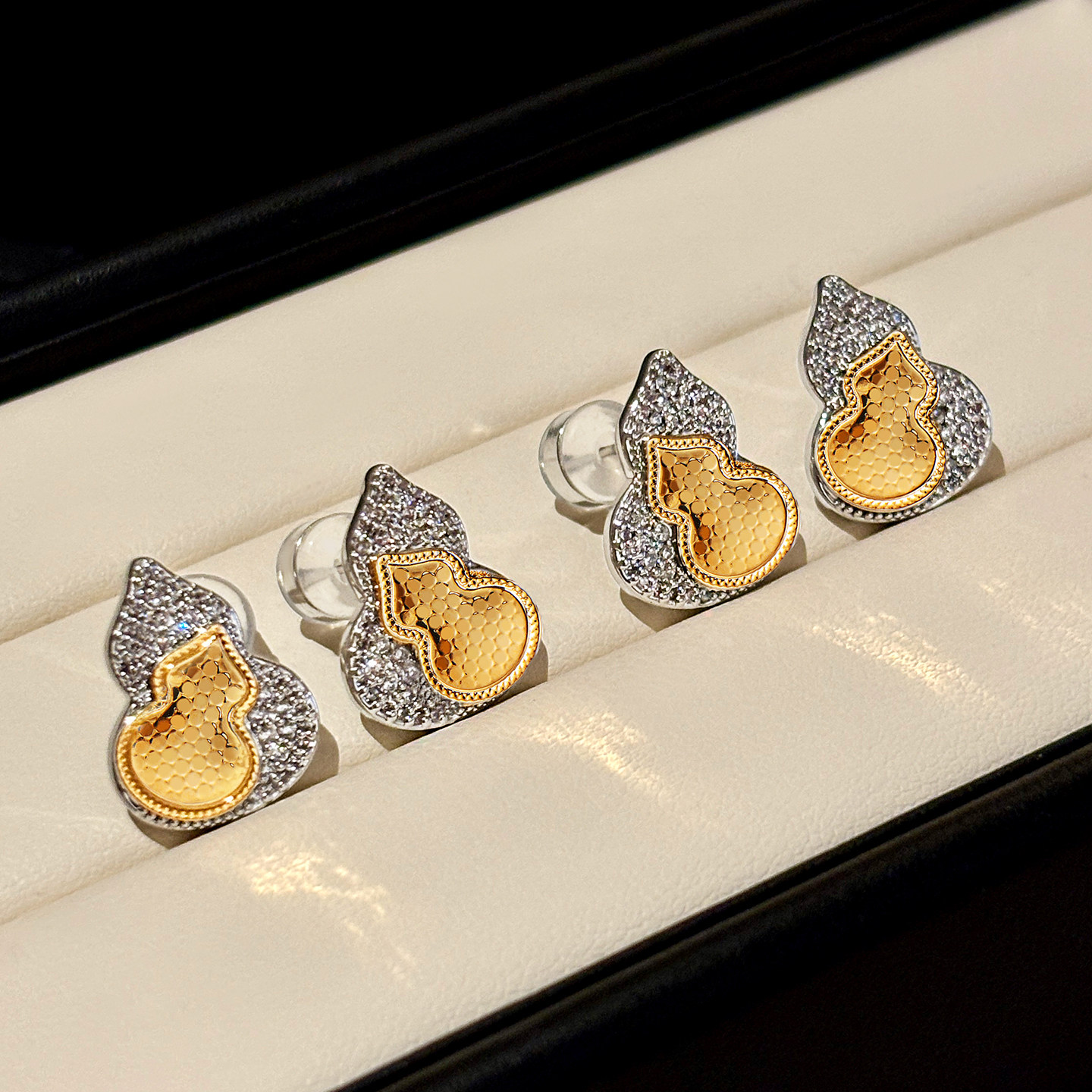 金银拼色碎冰冰满钻小葫芦耳钉女轻奢高级感方圆脸纯银针耳环耳饰,饰品/流行首饰/时尚饰品新,耳钉,淘宝优惠券,粉丝福利购,淘宝优惠卷