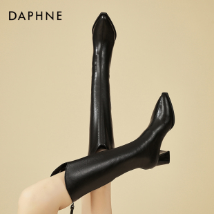 达芙妮6.5CM高跟V口长筒靴女款秋冬新款加绒小个子尖头粗跟高筒靴