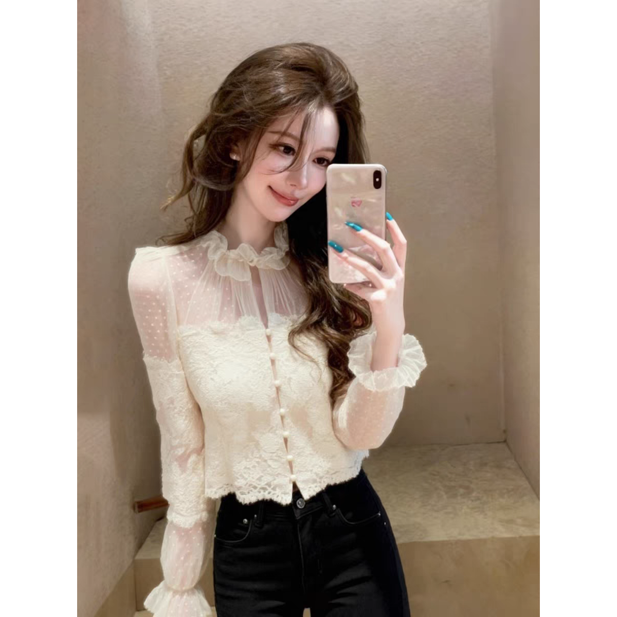 白色蕾丝衬衫女冬季内搭打底高端时髦洋气巨好看减龄气质法式上衣