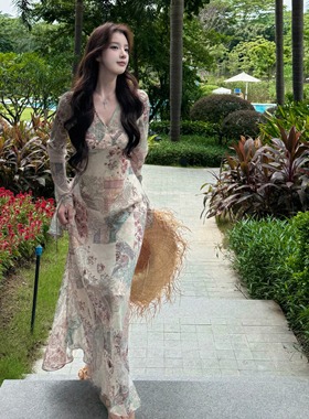 Layyyy【智性温柔】度假风设计感复古碎花连衣裙女收腰气质长袖裙