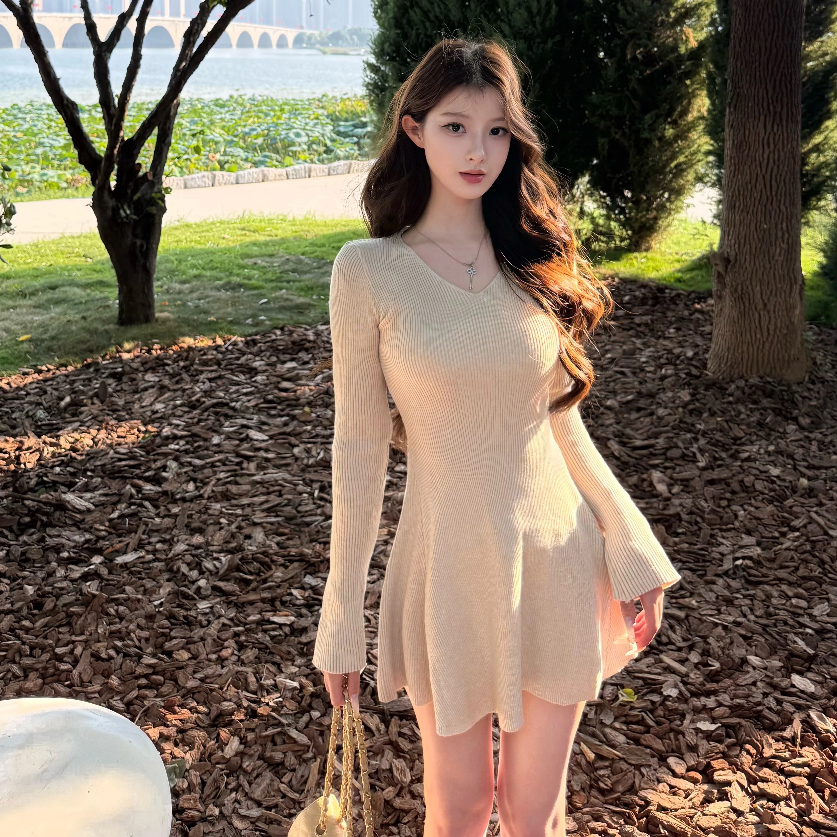 Layyyy【暖阳】温柔纯欲风长袖v领针织连衣裙女韩系氛围感内搭裙