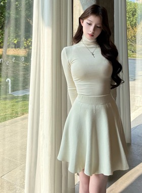 Layyyy【牛奶小方】超柔软～堆堆领加绒长袖内搭女百搭修身打底衫