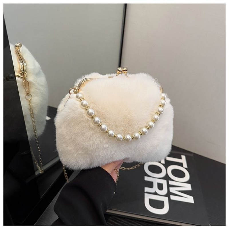 秋冬新款可爱手提包小众百搭简约秋冬时尚毛毛珍珠贝壳毛绒单肩女,玩具/童车/益智/积木/模型,斜挎包/拎包/腰包,淘宝优惠券,粉丝福利购,淘宝优惠卷