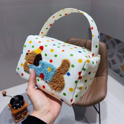 网红2025新款化妆包高级感女便携手提大容量旅行收纳护肤品洗漱包