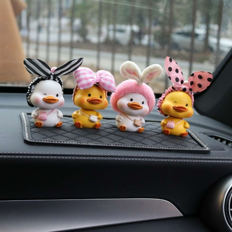 车内饰品摆件女汽车创意个性可爱卡通加油小鸭萌车载车上装饰用品