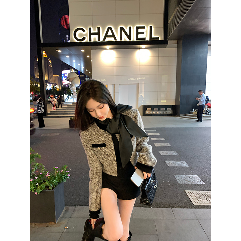 大心kissis黑色蝴蝶结毛衣针织衫女秋季气质修身内搭打底上衣T恤