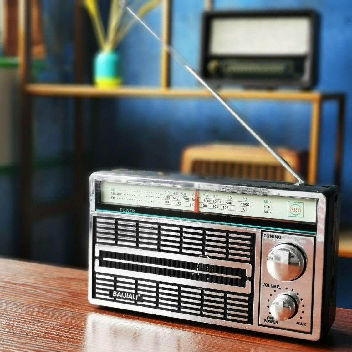 出口覆古老人收音机，全波段，可干电池使用，可插电，操作简单，