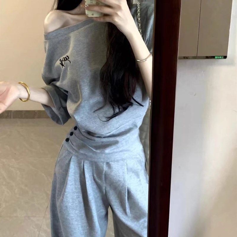 夏装搭配一整套高级感御姐轻熟风穿搭休闲斜肩上衣阔腿裤两件套装