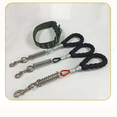 狗狗短款牵引绳中大型犬牵狗绳狗扣巨型犬防爆冲弹簧钢丝窒息P绳