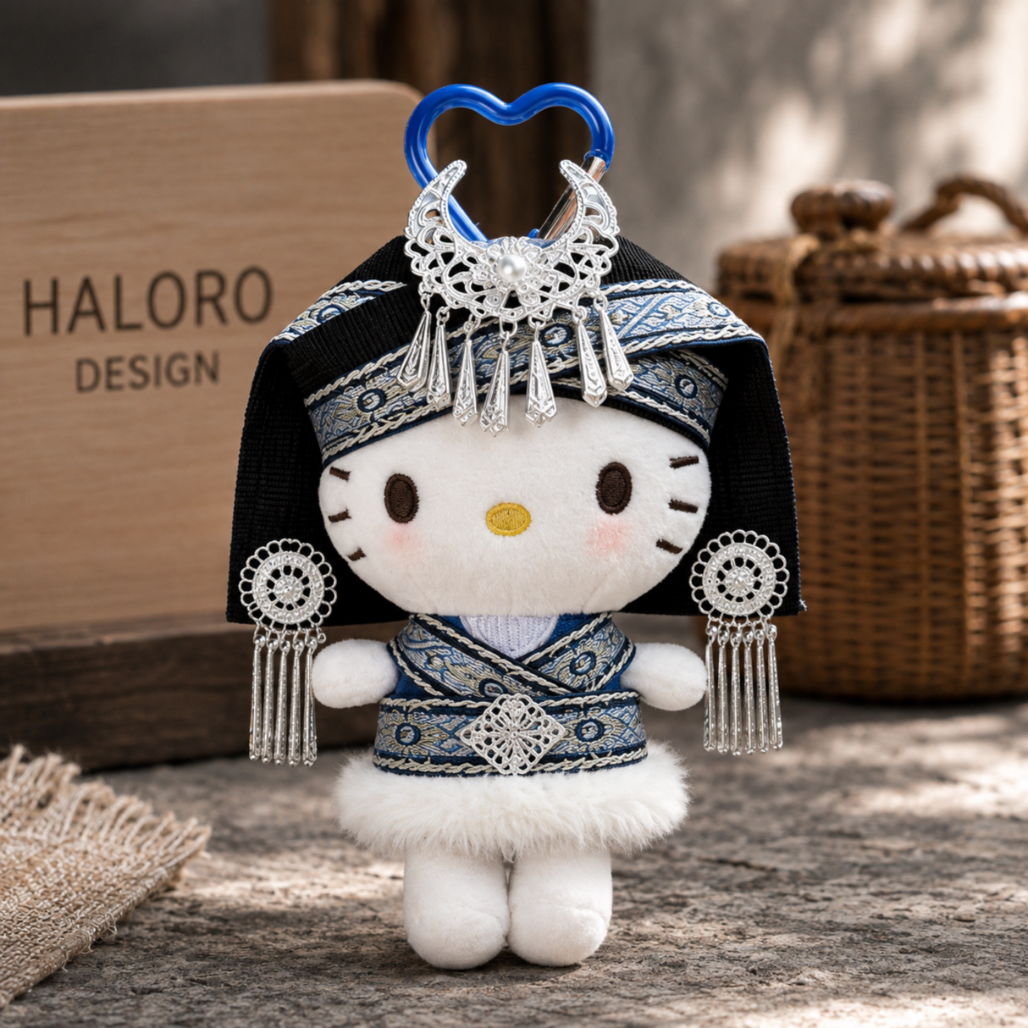 正版HelloKitty苗族民族风毛绒包挂件可爱公仔钥匙扣玩偶闺蜜礼物